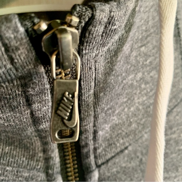 🔥NIIKE Soccer ⚽️ hooded zip up ⬆️ - Picture 5 of 9